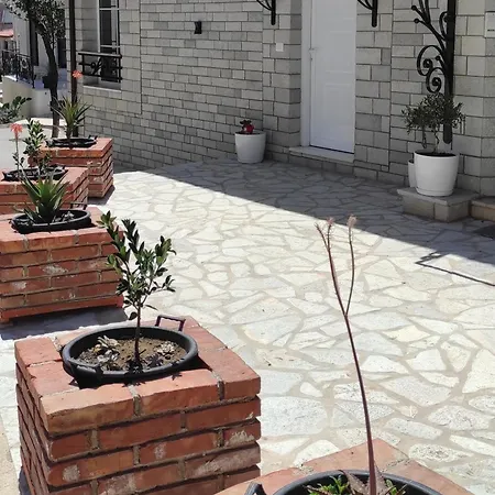 Artisan Walking Distance From The