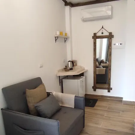 Apartment Artisan Walking Distance From The Sarande