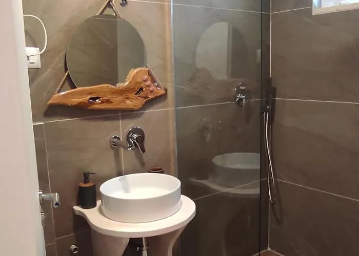 Apartment Artisan Walking Distance From The *