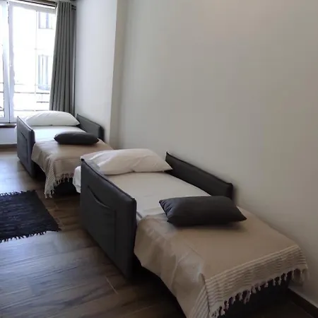 Artisan Walking Distance From The شقة